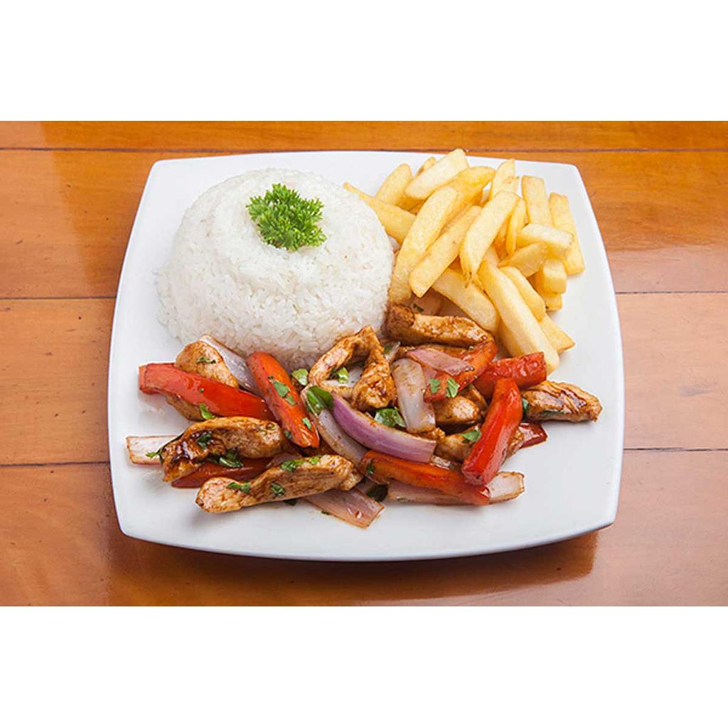 Saltado de pollo con papa frita